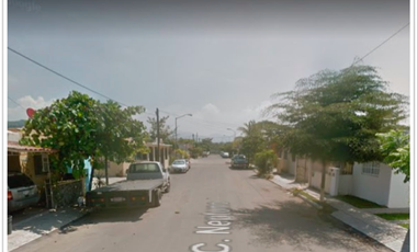 CASA EN VENTA EN CALLE NEPTUNO  FRACC.  VALLE ESMERALDA Manzanillo CP 28219 | COLIMA