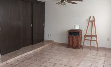 CASA EN RENTA CON VIGILANCIA / NOMASCOTAS