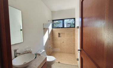 Renta de casa de un piso en Baspul, 3 recámaras, paneles solares