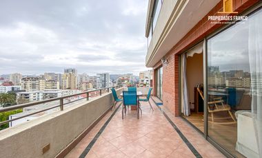 VIÑA ARRIENDO AMPLIO Y LUMINOSO DEPARTAMENTO 4D PONIENTE