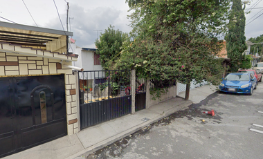 CASA EN VENTA EN LOMAS DE ATIZAPAN DE REMATE