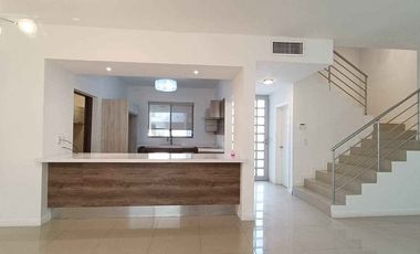 SE RENTA CASA 3 RECAMARAS, 3 BAÑOS, AREA CAMPESTRE