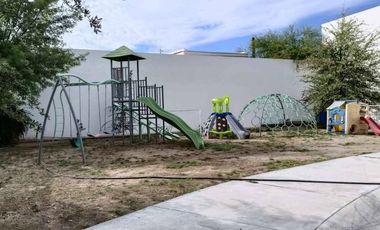 SE RENTA CASA 3 RECAMARAS, 3 BAÑOS, AREA CAMPESTRE