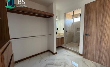 Casa en venta atrás de Plaza San Diego