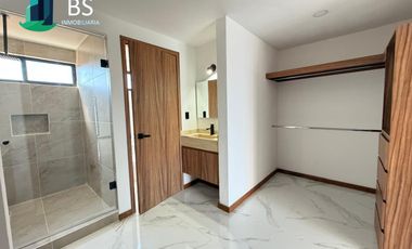 Casa en venta atrás de Plaza San Diego