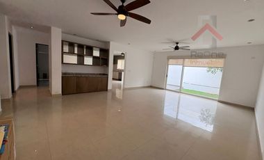 Casa en Renta 3 Rec en Lagos del Vergel | Carretera Nacional | Mty