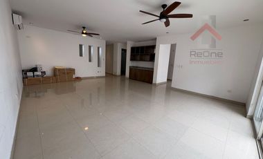 Casa en Renta 3 Rec en Lagos del Vergel | Carretera Nacional | Mty