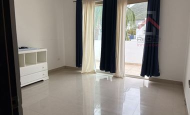 Casa en Renta 3 Rec en Lagos del Vergel | Carretera Nacional | Mty