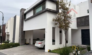 Casa en Renta 3 Rec en Lagos del Vergel | Carretera Nacional | Mty