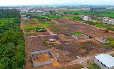 SE VENDE TERRENO EN CDLA. SERV. UNIVERSITARIOS