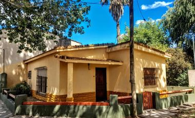 VENTA CASA INDEPENDIENTE SOBRE PORCION DE LOTE ESQUINA