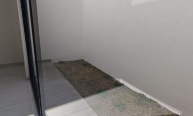 Casa en venta en San Pedro Cholula con roof garden en zona Zerezotla