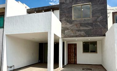 Casa en venta Paseos de Chavarria, a 20 min de Ciudad Sahagun