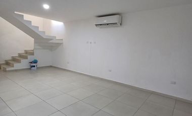 SE RENTA CASA EN RESIDENCIAL VIVANTA