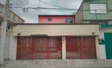 SE VENDE CASA DE 3 HABITACIONES EN IZTAPALAPA