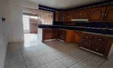 SE VENDE CASA DE 3 HABITACIONES EN IZTAPALAPA