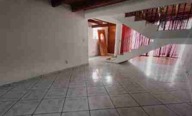 SE VENDE CASA DE 3 HABITACIONES EN IZTAPALAPA