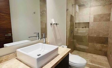 Se renta amplio departamento de tres habitaciones en Enso.