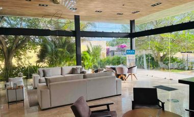 Se renta amplio departamento de tres habitaciones en Enso.