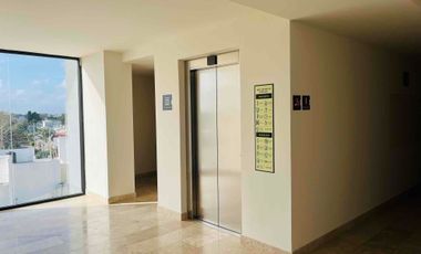 Se renta amplio departamento de tres habitaciones en Enso.