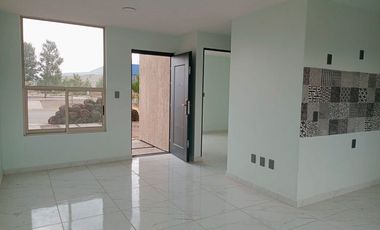 Casa Nueva en Venta con Habitación en Planta Baja, Fraccionamiento Las Margaritas.