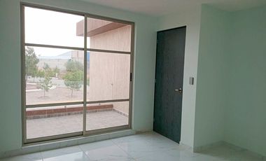 Casa Nueva en Venta con Habitación en Planta Baja, Fraccionamiento Las Margaritas.