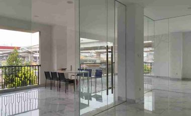 DiJual dan Disewa Gedung/Kantor 3 Lantai   Posisi Hoek  di Kalimalang Jakarta timur