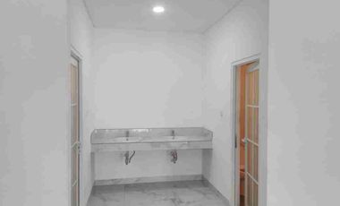 DiJual dan Disewa Gedung/Kantor 3 Lantai   Posisi Hoek  di Kalimalang Jakarta timur