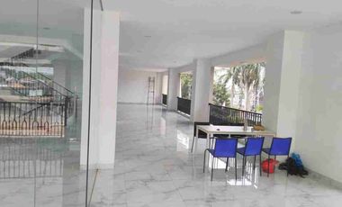 DiJual dan Disewa Gedung/Kantor 3 Lantai   Posisi Hoek  di Kalimalang Jakarta timur