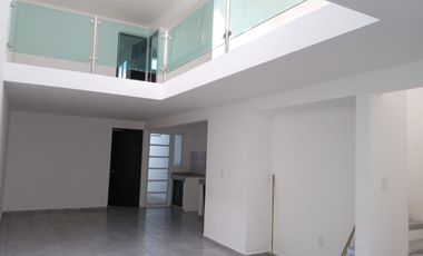 VENDO CASA SOLA COL. BOSQUES DE CUERNAVACA, CUERNAVACA