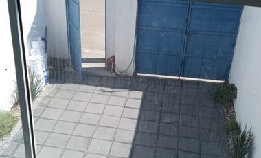 VENDO CASA SOLA COL. BOSQUES DE CUERNAVACA, CUERNAVACA