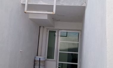 VENDO CASA SOLA COL. BOSQUES DE CUERNAVACA, CUERNAVACA