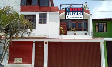 Vendo excelente casa en la Urb Las Brisas Limite Con Pueblo libre