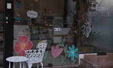 en venta cafetería equipada