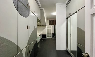 House & Lot For Lease 9 Bedroom 9BR at Makati City