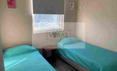 Se arrienda año corrido amplio departamento a pasos de la Av del Mar.