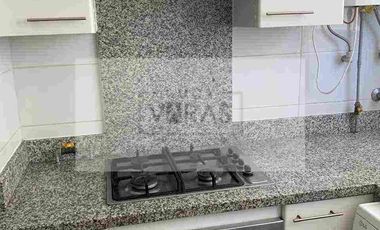 Se arrienda año corrido amplio departamento a pasos de la Av del Mar.