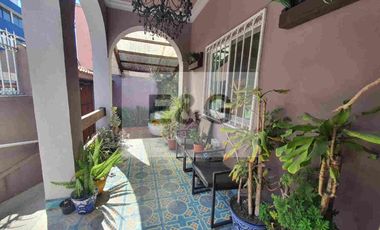 Oportunidad de Gran Casa en excelentes condiciones en la Col. el Carmen, muy cerca del Centro Histórico de Puebla