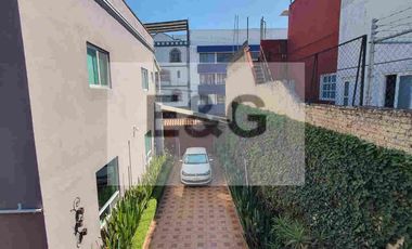 Oportunidad de Gran Casa en excelentes condiciones en la Col. el Carmen, muy cerca del Centro Histórico de Puebla