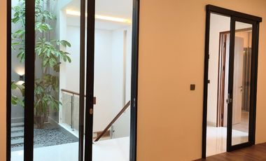 Rumah Premium Riverside Residence Furnished & Smart Home, Dekat PVJ & Tol Pasteur