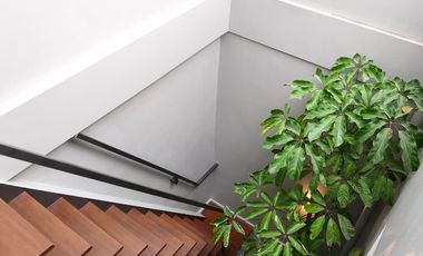 Rumah Premium Riverside Residence Furnished & Smart Home, Dekat PVJ & Tol Pasteur