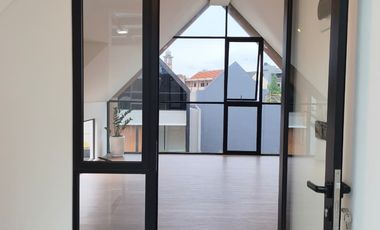 Rumah Premium Riverside Residence Furnished & Smart Home, Dekat PVJ & Tol Pasteur