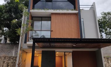 Rumah Premium Riverside Residence Furnished & Smart Home, Dekat PVJ & Tol Pasteur