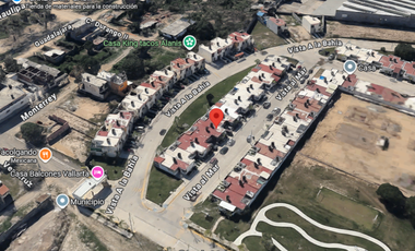 GRAN CASA EN FRACCIONAMIENTO EN VENTA EN VISTA AL MAR 1, COL. LAS MOJONERAS, PUERTO VALLARTA. GRAN OPORTUNIDAD DE INVERSIÓN (RECUPERACIÓN BANCARIA)