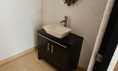 CASA EN RENTA VISTAS ALTOZANO