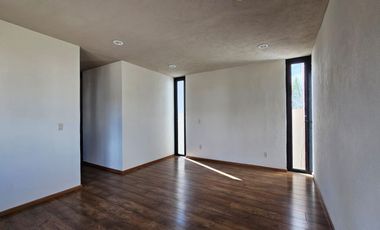 CASA EN RENTA VISTAS ALTOZANO