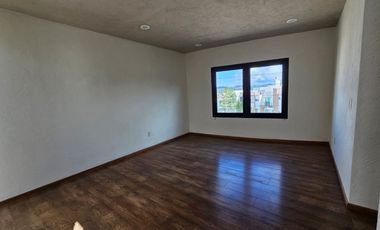 CASA EN RENTA VISTAS ALTOZANO