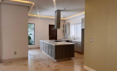 CASA EN RENTA EN CONDOMINIO XV DEL MOLINO RESIDENCIAL ZONA NORTE. CON RECÁMARA EN PLANTA BAJA.