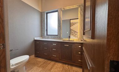 CASA EN RENTA EN CONDOMINIO XV DEL MOLINO RESIDENCIAL ZONA NORTE. CON RECÁMARA EN PLANTA BAJA.