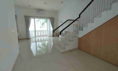 Disewakan Rumah Crown Golf Furnished Pantai Indah Kapuk Jakarta Utara